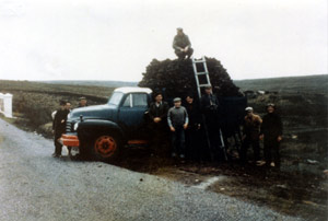 Bringing home the peats for (Smith) 43 Lower Barvas in the 1950s. The lorry belonged to Donald MacDonald (Dòmhnall Uilleam Aonghais Chailein), 5 Upper Barvas.